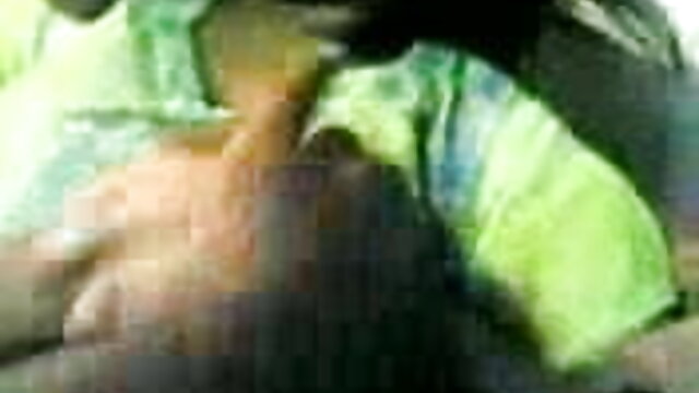 سنہرے بالوں والی بالغ گڑبڑ ہو جاتا ہے کی طرف سے hunk کے سیاہ روسی سکسی
