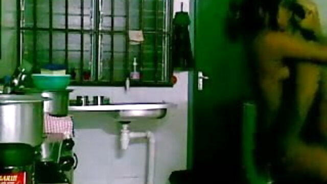 نوجوان brunette کے ، اتارنا دانلود کلیپ سکسی روسی fucking بوڑھے آدمی