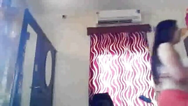 Veronica Radke ظاہر کرتا ہے اس کے منہ کی شدت میں کاروبار سکس با دختر روسی