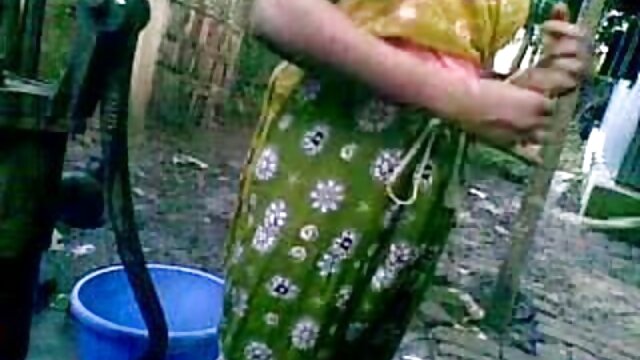 مقعد کے ساتھ روسی سنہرے فلم سکی روسی بالوں والی