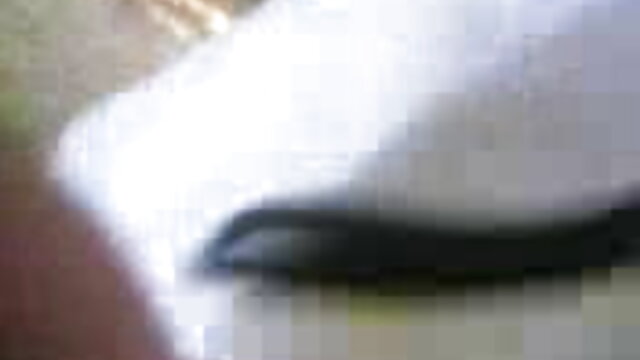 Brunette گھوبگھرالی بڑا ڈک بیکار ہے ماساژ سکسی روسی