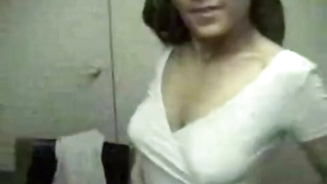 پیارے خوبصورت اتار کے اس کی چھاتی پر سکس فلم روسی فون