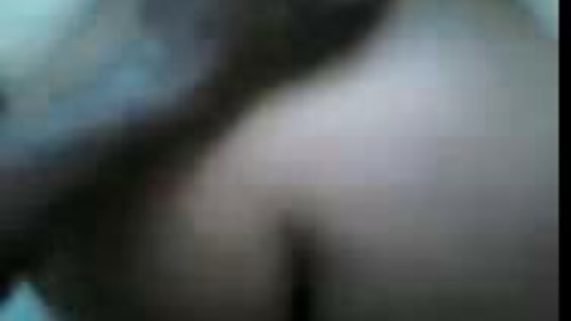 کیٹ انگریزی stroking اندام نہانی سکس با خواهر روسی ایک vibrator کے ساتھ