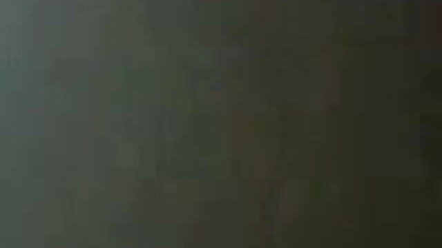 Busty بیلا فیلم روسی سکسی کی طرف جاتا ہے اس کے دوست