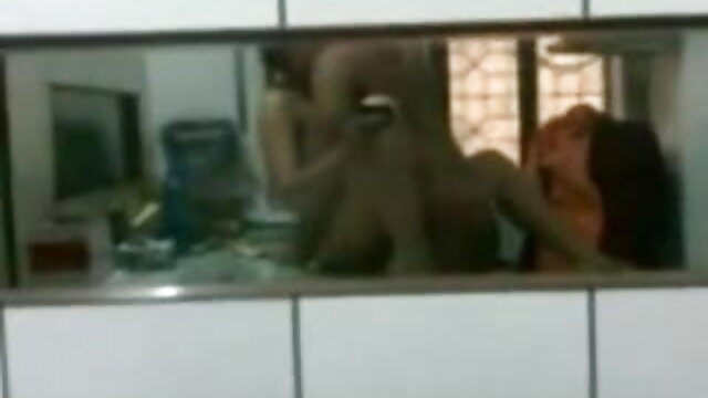 Alexis Adams پر ایک دانلود رایگان سکس روسی سفید سوفی