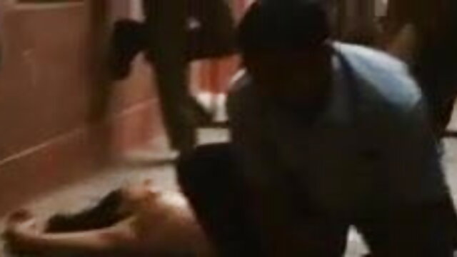 کے ساتھ جنسی آفیسر فیلم سکسی داستانی روسی کی نانی