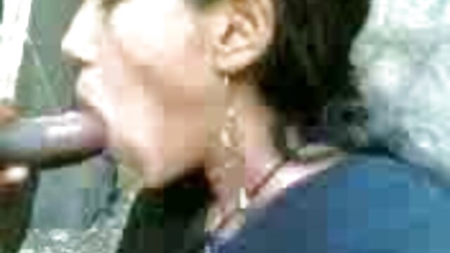 خوبصورت نوجوان لڑکی چوستے سکس روسیه از کون بولٹ ایک بڑی