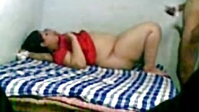 پول کی طرف سوپر سکس روسی سے Threesome